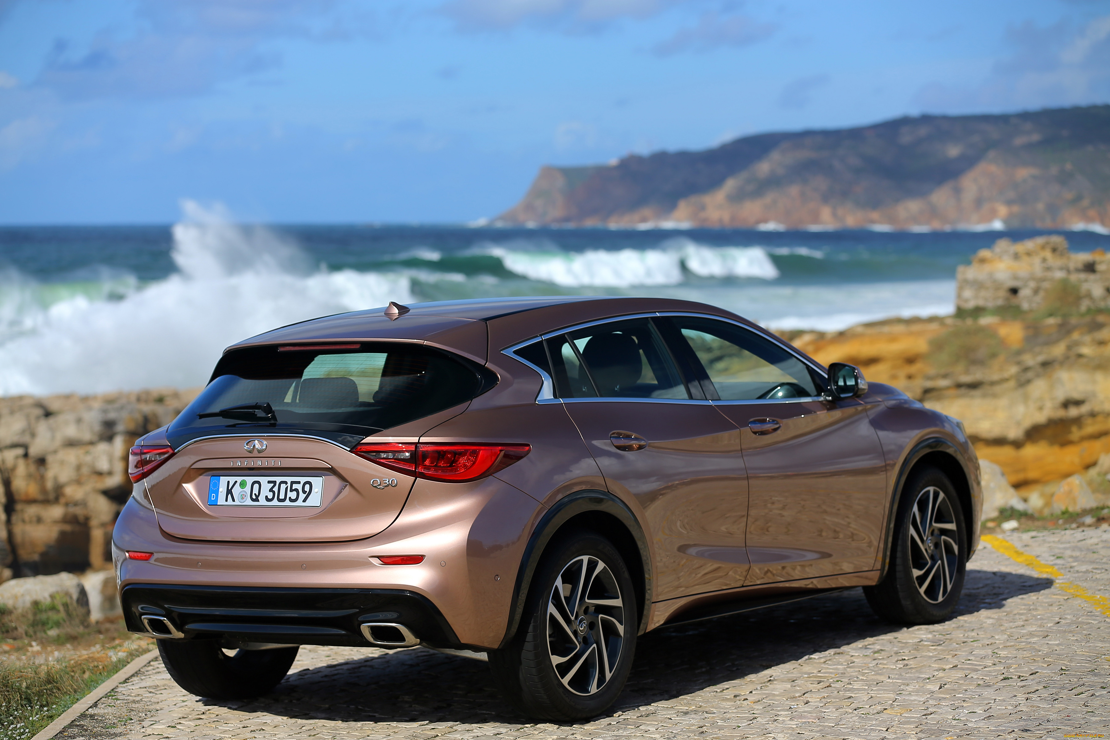 , infiniti, q30, 1-5d, 2015